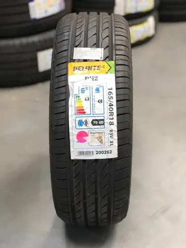 Pneus 165 40 R18 delinte