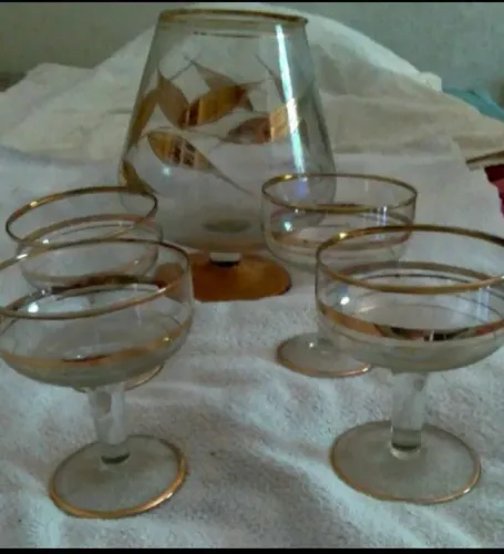 Poncheira Rara de Cristal imperial antiga com detalhes em Dourado. 