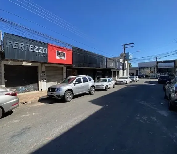 Imóvel frente para 2 ruas no St. Centro Oeste