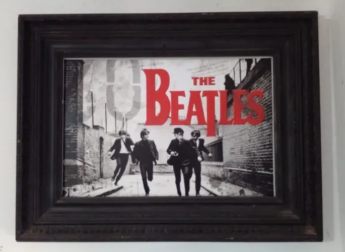 QUADRO EM MADEIRA BEATLES