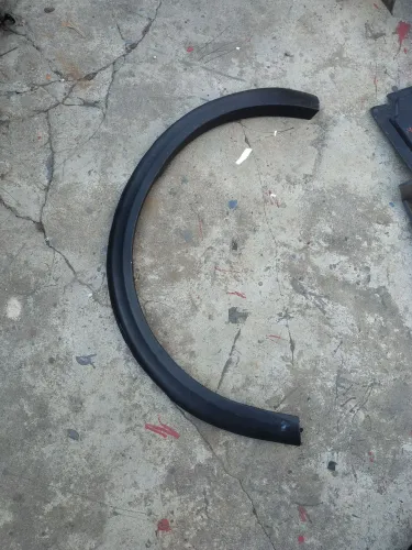 Moldura paralama argo dianteiro esquerdo