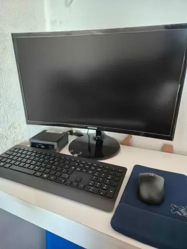Monitor Samsung Curvo 23.5- lc24f390fhl