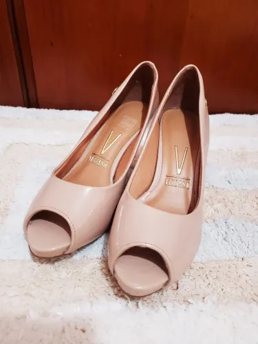 Sandália Peep Toe Vizzano Bege