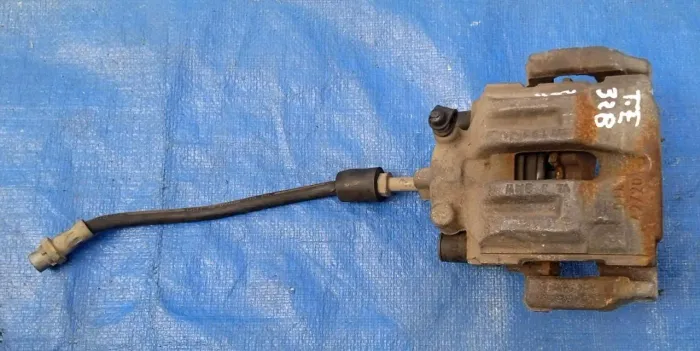 Pinça Freio Traseira Esquerda BMW 328i 320i 2006 - 2011 / *