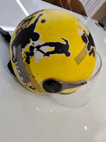 Capacete de ciclismo ou Skate - Tamanho 50 ou M. Infantil juvenil