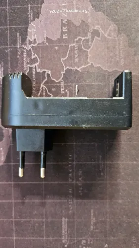 Carregador para baterias 14500 bivolt
