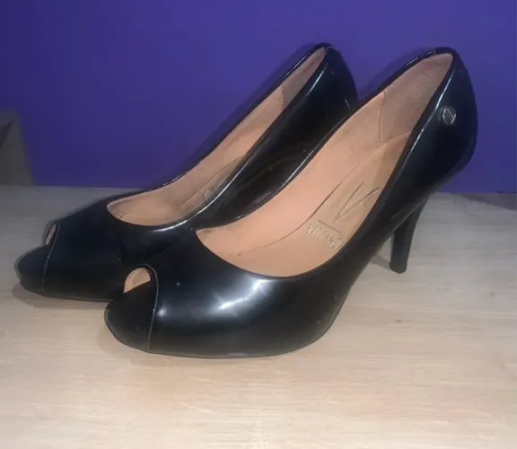 Salto Preto Peep Toe - Vizzano - TAM 37
