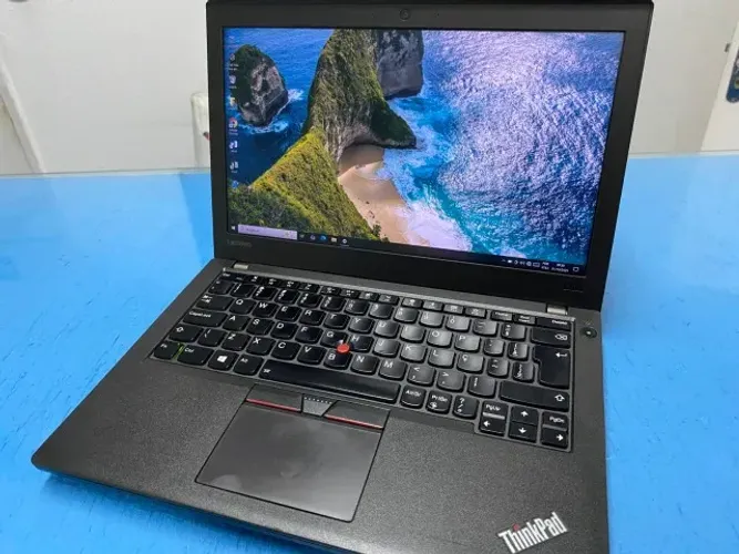 Notebook Lenovo X270 - i5 6ª geração - 8GB - SSD 240 GB (webcam com defeito) 
