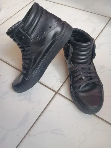 Bota Coturno Couro Marca John John