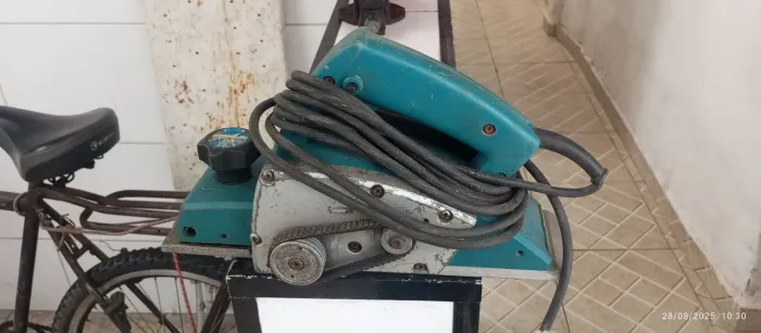Vendo plaina usada