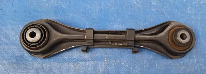 Braço Suspensão Traseiro Esquerdo BMW 328i 320i 2006 - 2011 / 677798005