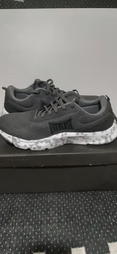 Tênis Everlast Cinza com detalhe camuflado
