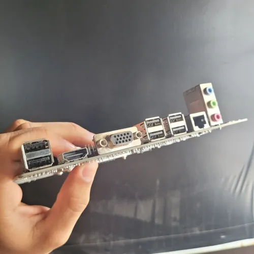 (Defeito)Placa mãe Goldentec gt h61 m2 DEFEITO