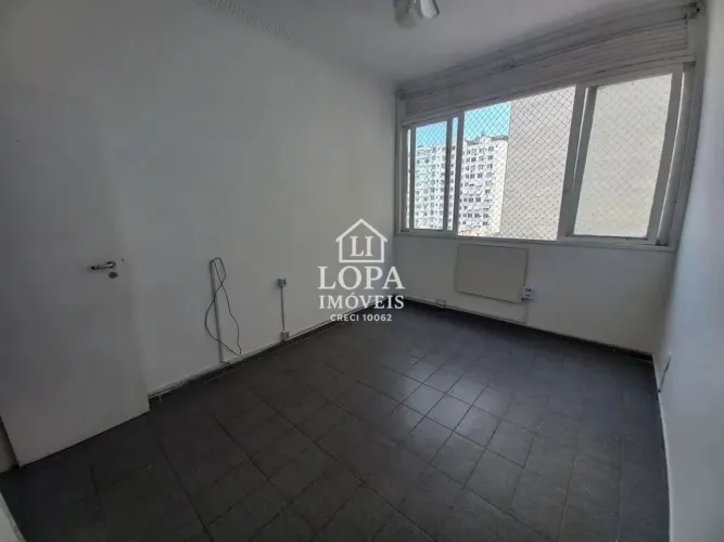 Excelente Conjugado dividido em Centro Rio de Janeiro