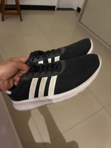 Tênis adidas