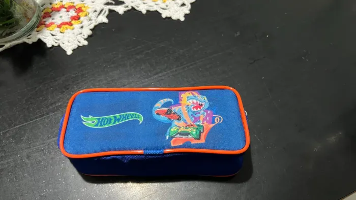 Estojo escolar hotwheels azul