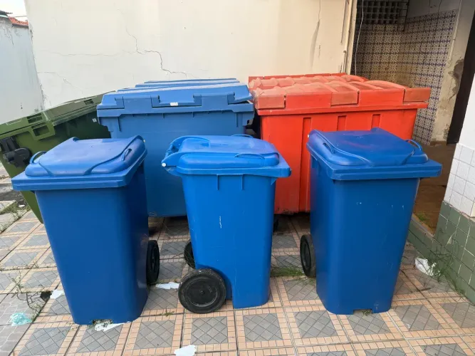 Contêiner de lixo em vários tamanhos: