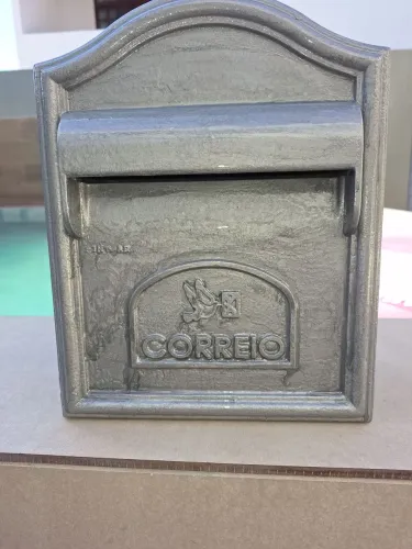 Caixa de correio em alumínio