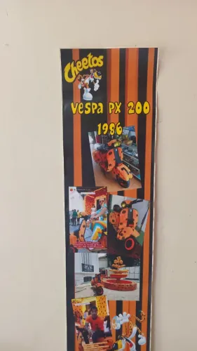 Quadro Decorativo Vespa Cheetos