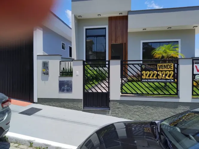 À venda no Loteamento Lisboa! Casa com 4 quartos, churrasqueira e 176m²