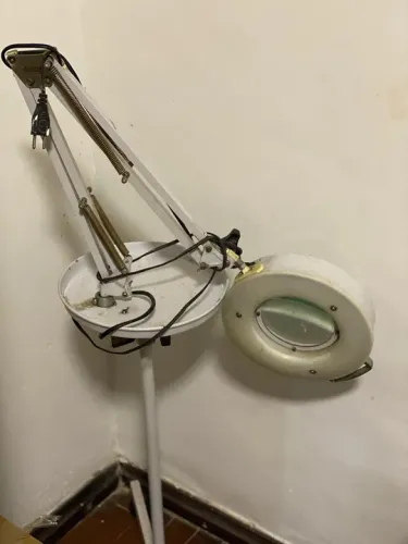 Luminária Lupa Led Estética 5x Tripé Articulado Profissional