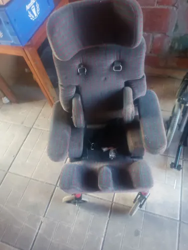 Cadeira de bebê para necessidades especiais