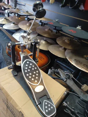 Pedal de bumbo para bateria prime Europe ótimo estado