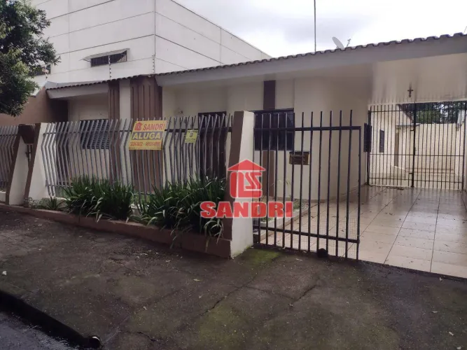 Casa com 3 dormitórios para alugar, 120 m² por R$ 1.700,00/mês - Jardim América - Maringá/