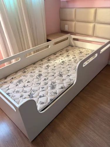 Cama e colchão Montessoriana