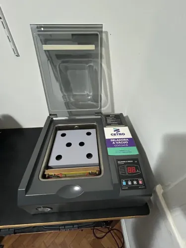 Máquina à Vácuo Cetro modelo CCVS240