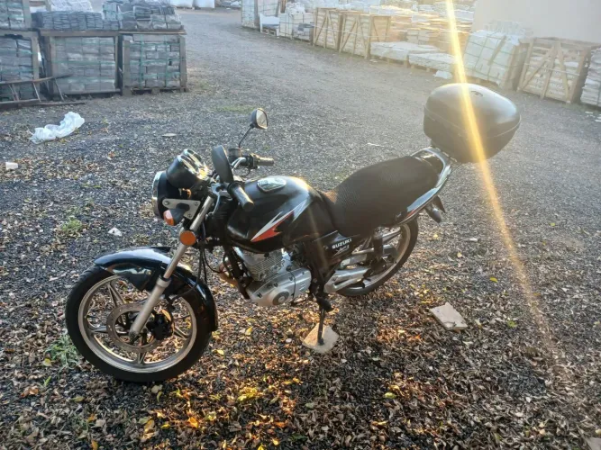 MOTO SUZUKI EN 2007 YES 125CC