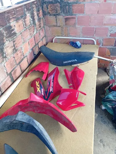 Caranegens para a moto Tornado e banco.