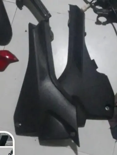 Par carenagem da aba lateral inferior Tangue lander xtz250