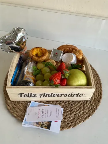Cesta personalizada/ café da manhã/ pronta entrega/ aniversario ou ocasião romântica