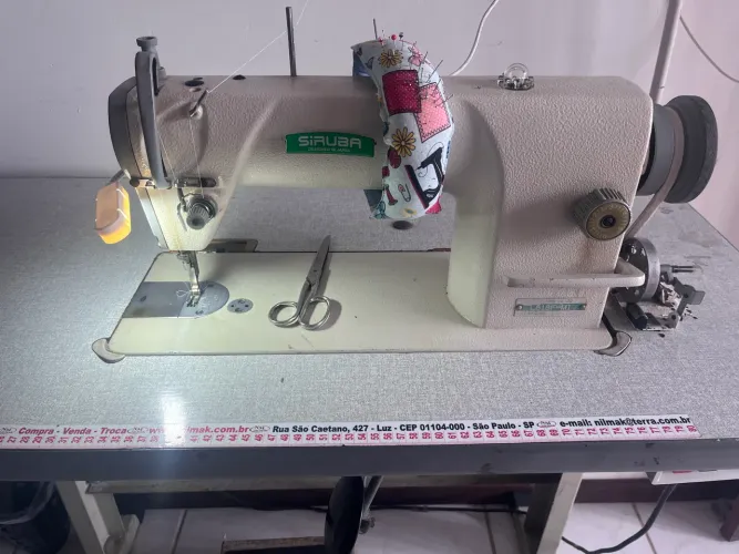 Máquina de costura Reta