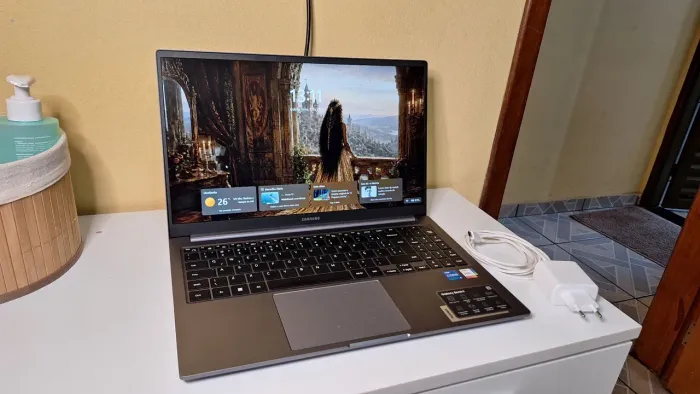 Notebook Samsung Galaxy Book 4 (Intel i5, 8GB RAM) - Impecável!