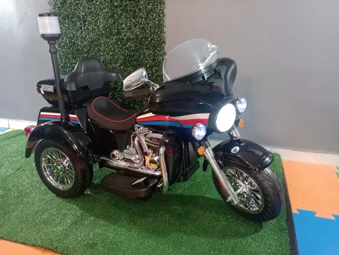 Moto elétrica infantil nova muito linda