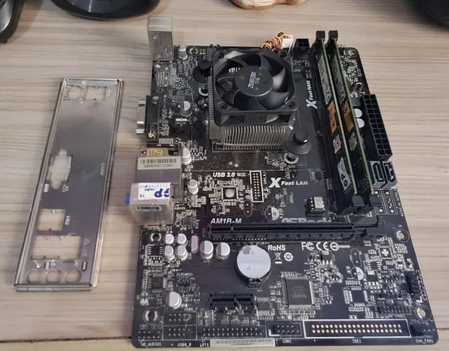 Kit Placa Mãe Asrock + Processador Athlon 5150 + 4Gb Ram DDR3