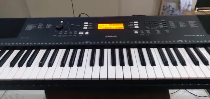 Teclado yamaha psrew300