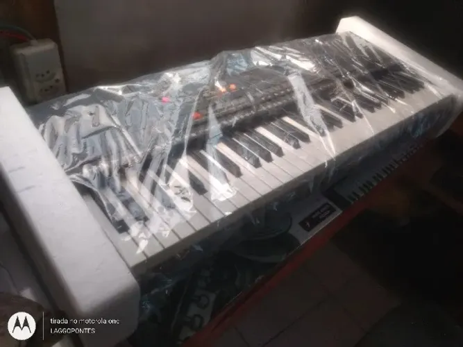 TECLADO ESTUDANTE NOVO NA CAIXA NUNCA USADO 300 RITMOS 61 TECLAS TC 261 SPRING