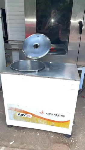 Vendo masseira Venâncio 25kg rápida