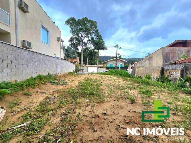 Terreno à venda no condomínio Park Imperial em Caraguatatuba