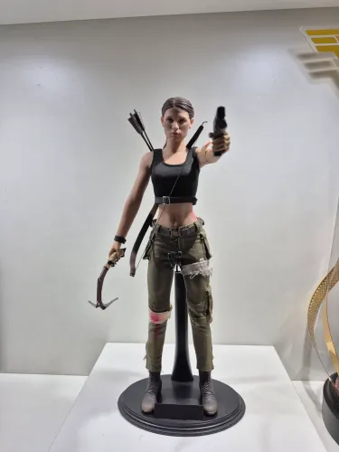 Action figure custom Lara Croft Tomb Raider 1/6 estilo Hot Toys