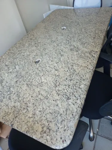 Mesa em granito