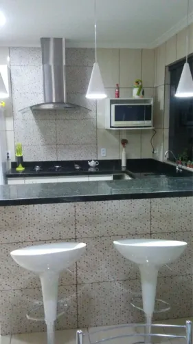 2 casas com area verde 370m2 5 km da Vila st Cecilia