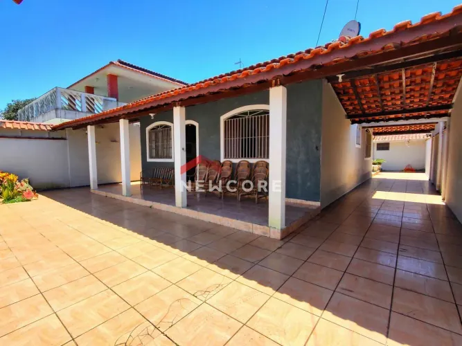 Casa em Rua Scheila - Jamaica (Praia) - Itanhaém/SP