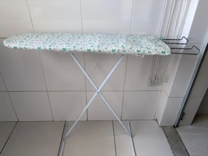 Tábua passar roupa compacta