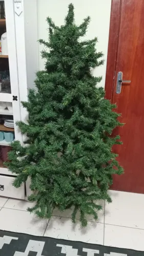 Vendo árvore de natal 1.55cm.