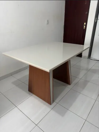 Mesa de Jantar com 4 cadeiras