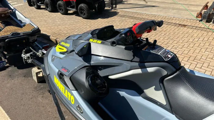 RXT 325 X RS com 19 horas Seadoo Jet Ski com Carreta Rebaixada